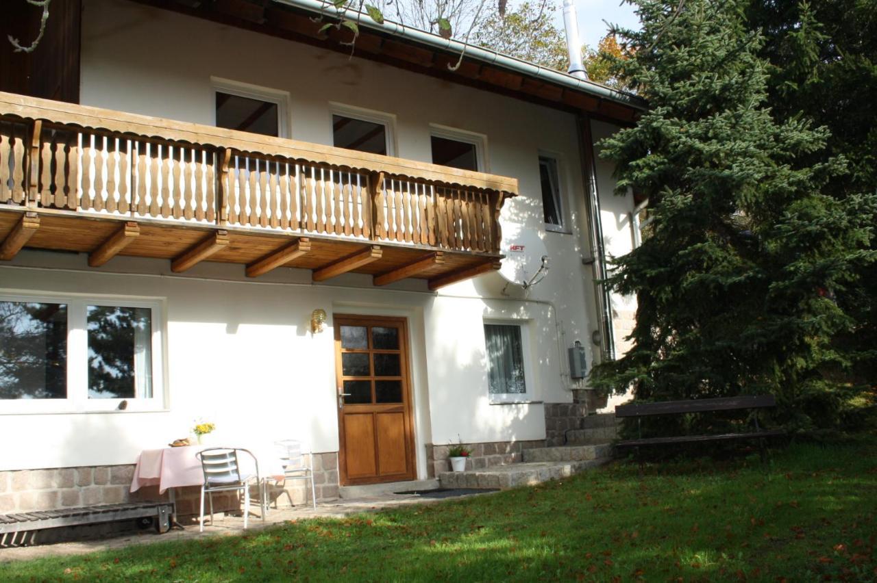 Ferienhaus "Am Schleifenbach" Saalfeld Saale Esterno foto