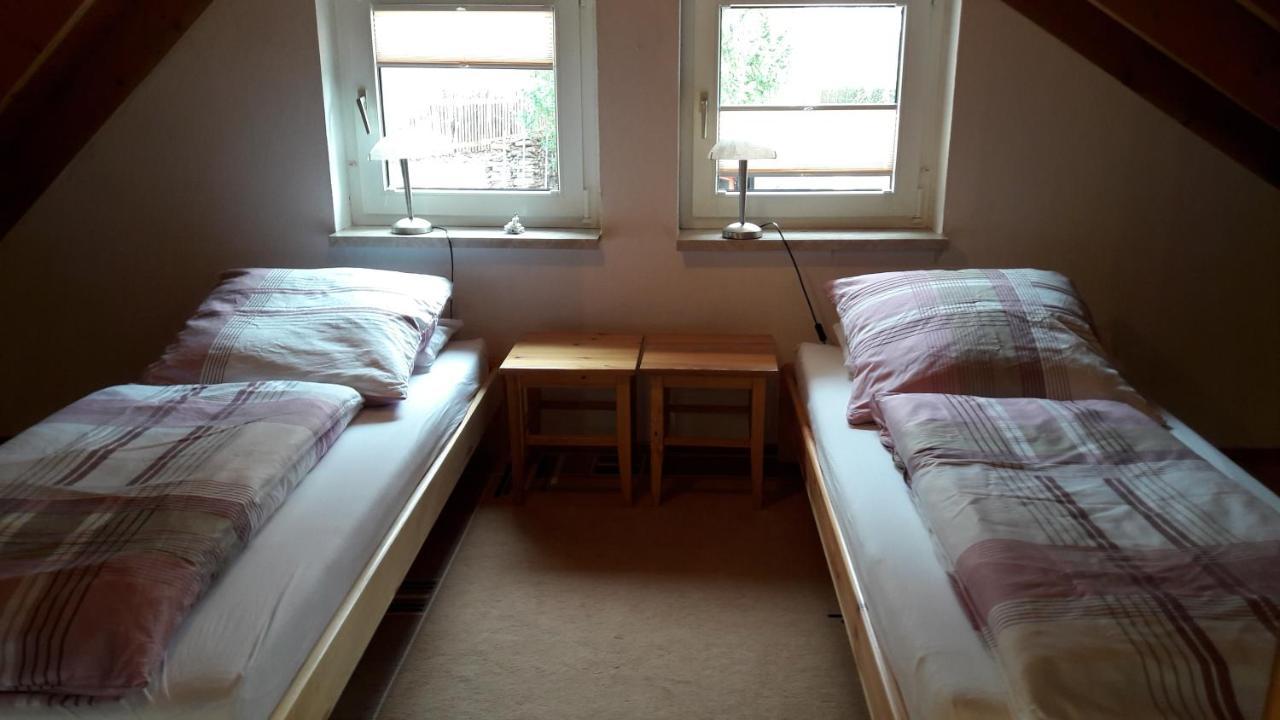 Ferienhaus "Am Schleifenbach" Saalfeld Saale Esterno foto
